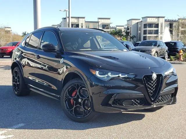 2024 Alfa Romeo Stelvio Quadrifoglio Carbon AWD