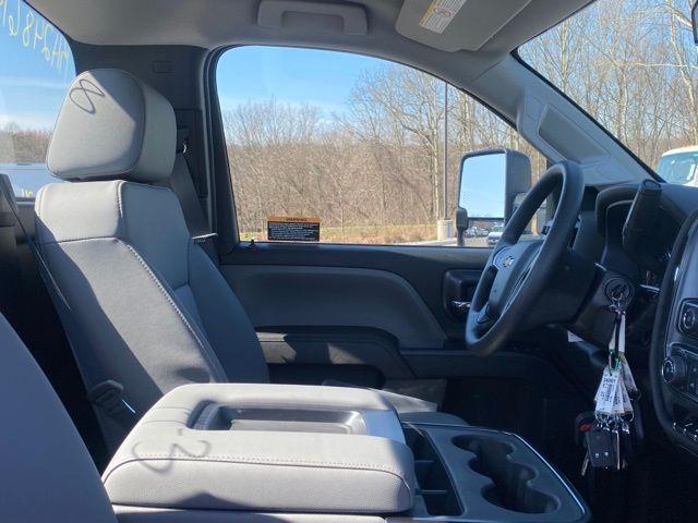 2024 Chevrolet Silverado 6500HD 1WT