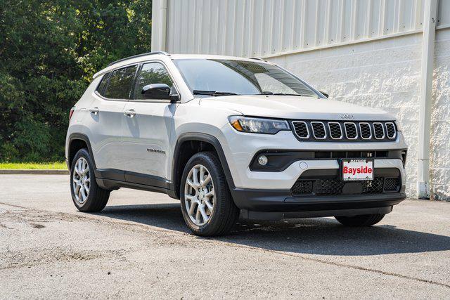 2024 Jeep Compass COMPASS LATITUDE LUX 4X4