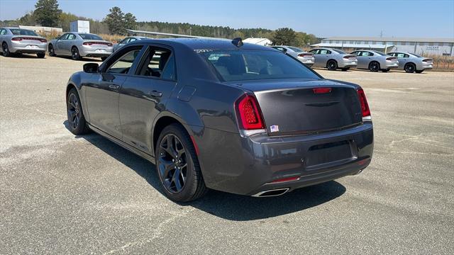 2023 Chrysler Chrysler 300 300 TOURING L RWD