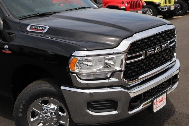 2024 RAM Ram 3500 RAM 3500 TRADESMAN CREW CAB 4X4 8 BOX