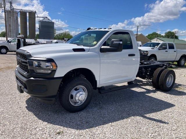 2024 RAM Ram 3500 Chassis Cab RAM 3500 TRADESMAN CHASSIS REGULAR CAB 4X4 60 CA