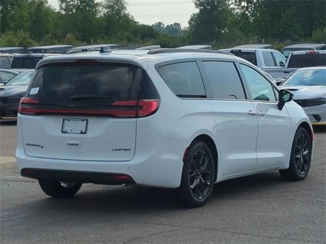 2024 Chrysler Pacifica PACIFICA LIMITED