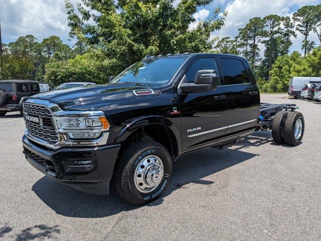 2024 RAM Ram 3500 Chassis Cab RAM 3500 LIMITED CREW CAB CHASSIS 4X4 60 CA