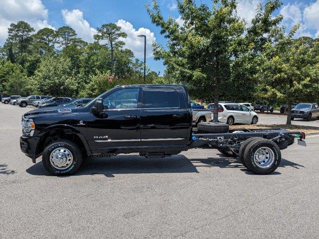 2024 RAM Ram 3500 Chassis Cab RAM 3500 LIMITED CREW CAB CHASSIS 4X4 60 CA