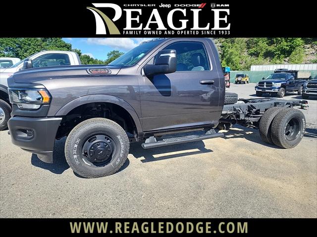 2024 RAM Ram 3500 Chassis Cab RAM 3500 TRADESMAN CHASSIS REGULAR CAB 4X4 60 CA