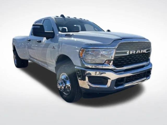 2024 RAM Ram 3500 RAM 3500 TRADESMAN CREW CAB 4X4 8 BOX