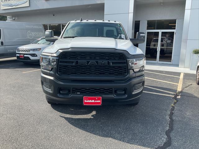 2024 RAM Ram 3500 Chassis Cab RAM 3500 TRADESMAN CHASSIS REGULAR CAB 4X4 60 CA