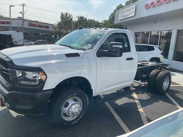 2024 RAM Ram 3500 Chassis Cab RAM 3500 TRADESMAN CHASSIS REGULAR CAB 4X4 60 CA