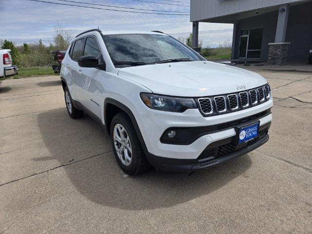 2024 Jeep Compass COMPASS LATITUDE 4X4