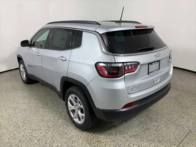 2024 Jeep Compass COMPASS LATITUDE 4X4