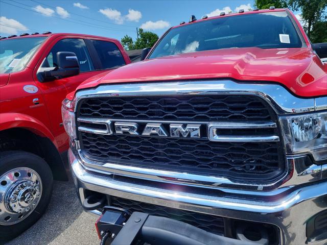 2024 RAM Ram 5500 Chassis Cab RAM 5500 TRADESMAN CHASSIS CREW CAB 4X4 60 CA