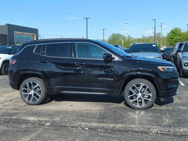 2024 Jeep Compass COMPASS LIMITED 4X4