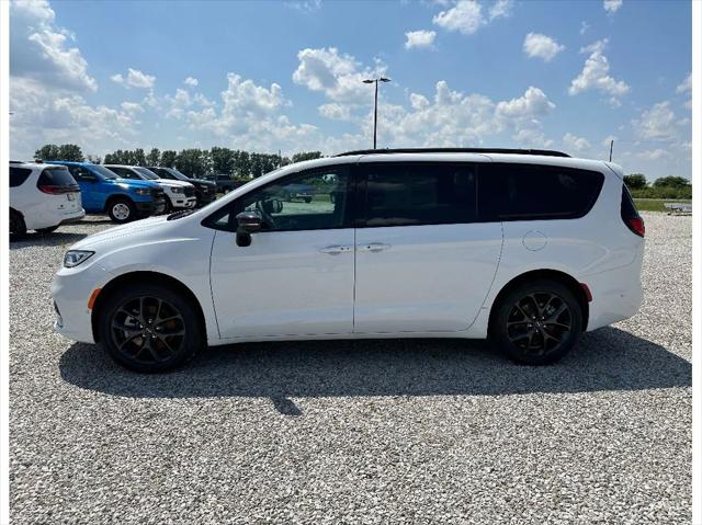 2024 Chrysler Pacifica PACIFICA LIMITED AWD