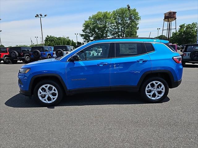 2024 Jeep Compass COMPASS LATITUDE 4X4