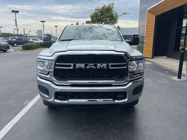 2024 RAM Ram 3500 Chassis Cab RAM 3500 TRADESMAN CREW CAB CHASSIS 4X4 60 CA