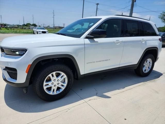 2024 Jeep Grand Cherokee GRAND CHEROKEE LAREDO 4X4