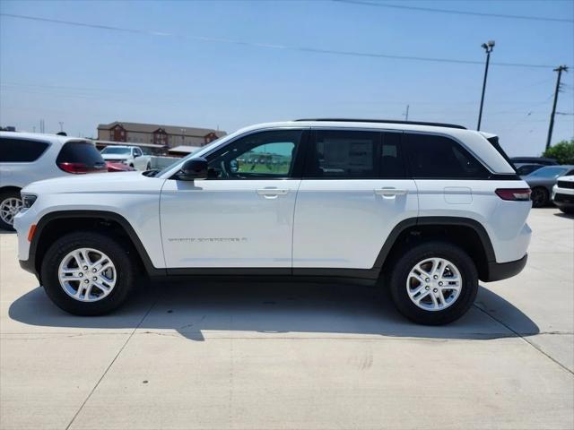 2024 Jeep Grand Cherokee GRAND CHEROKEE LAREDO 4X4