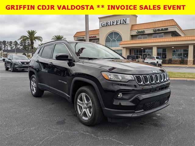 2024 Jeep Compass COMPASS LATITUDE 4X4