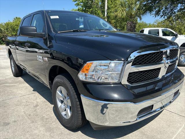 2024 RAM Ram 1500 Classic RAM 1500 CLASSIC TRADESMAN CREW CAB 4X4 64 BOX