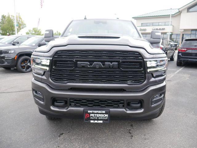 2024 RAM Ram 3500 RAM 3500 LIMITED MEGA CAB 4X4 64 BOX