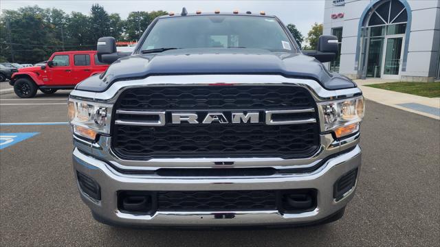 2024 RAM Ram 3500 RAM 3500 TRADESMAN CREW CAB 4X4 64 BOX