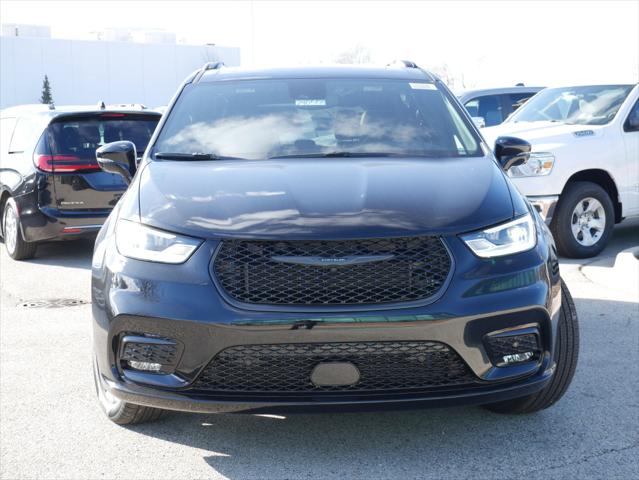 2024 Chrysler Pacifica PACIFICA LIMITED AWD