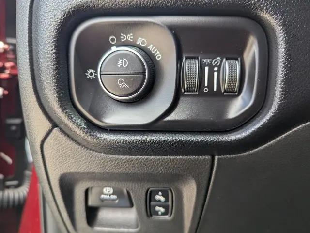 2019 Ram 1500 Laramie Crew Cab 4x4 57 Box