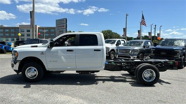 2024 RAM Ram 3500 Chassis Cab RAM 3500 SLT CREW CAB CHASSIS 4X4 60 CA