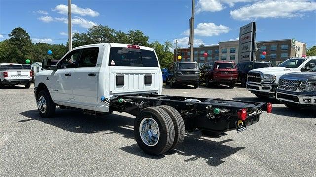 2024 RAM Ram 3500 Chassis Cab RAM 3500 SLT CREW CAB CHASSIS 4X4 60 CA