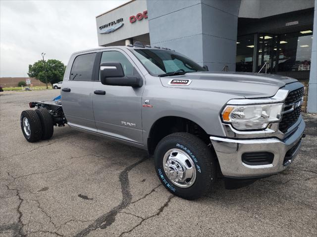 2024 RAM Ram 3500 Chassis Cab RAM 3500 SLT CREW CAB CHASSIS 4X4 60 CA