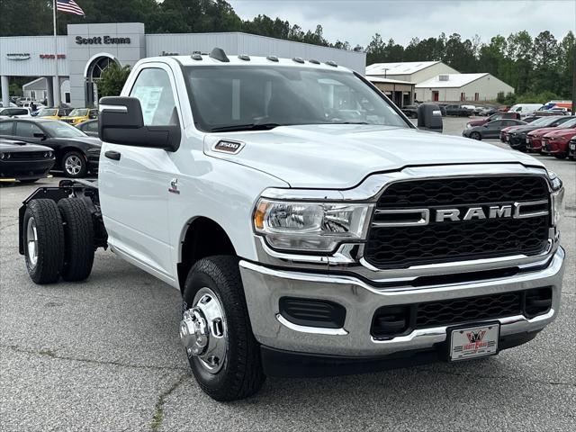 2024 RAM Ram 3500 Chassis Cab RAM 3500 TRADESMAN CHASSIS REGULAR CAB 4X4 60 CA