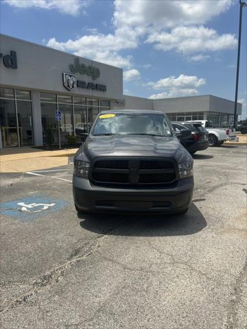 2024 RAM Ram 1500 Classic RAM 1500 CLASSIC TRADESMAN QUAD CAB 4X4 64 BOX