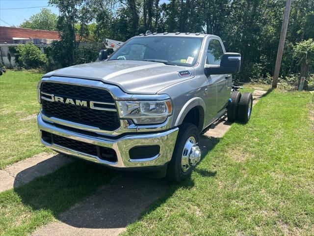 2024 RAM Ram 3500 Chassis Cab RAM 3500 TRADESMAN CHASSIS REGULAR CAB 4X4 60 CA