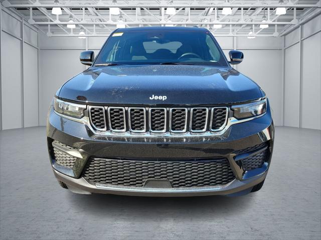 2024 Jeep Grand Cherokee GRAND CHEROKEE LAREDO X 4X4