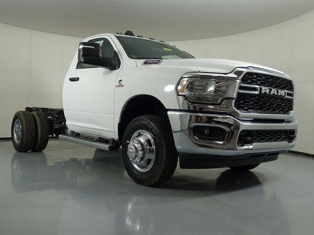 2024 RAM Ram 3500 Chassis Cab RAM 3500 TRADESMAN CHASSIS REGULAR CAB 4X4 60 CA