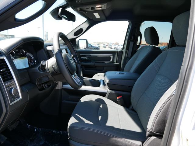 2024 Ram 1500 Classic Warlock Quad Cab 4x4 6'4" Box