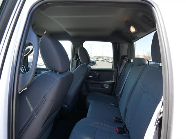 2024 Ram 1500 Classic Warlock Quad Cab 4x4 6'4" Box
