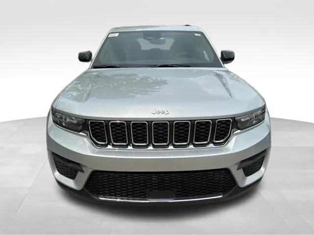 2024 Jeep Grand Cherokee GRAND CHEROKEE LAREDO X 4X4