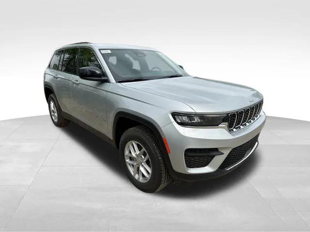 2024 Jeep Grand Cherokee GRAND CHEROKEE LAREDO X 4X4