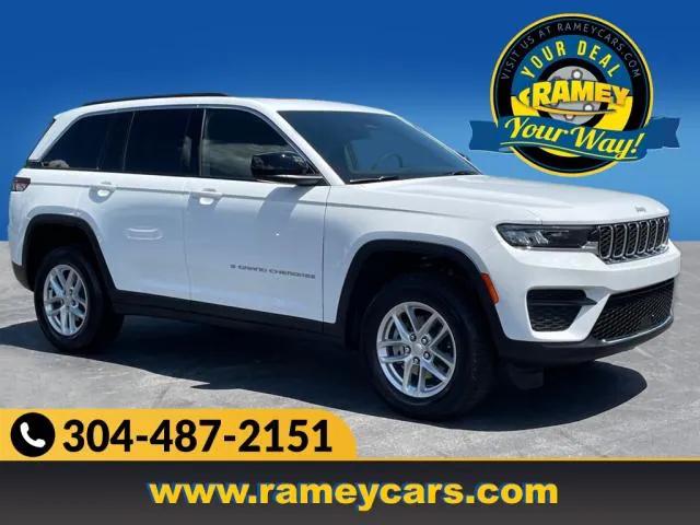 2024 Jeep Grand Cherokee GRAND CHEROKEE LAREDO X 4X4