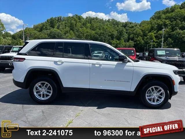 2024 Jeep Grand Cherokee GRAND CHEROKEE LAREDO X 4X4