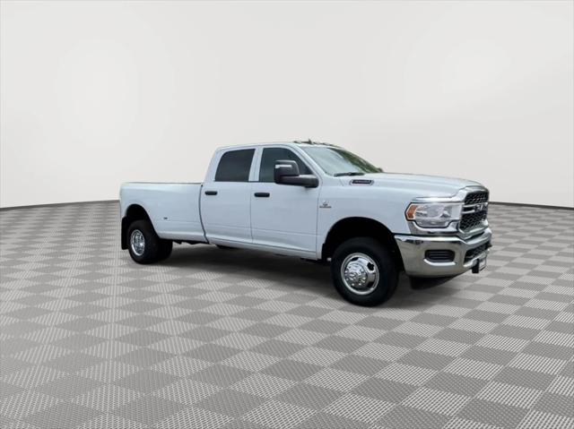 2024 RAM Ram 3500 RAM 3500 TRADESMAN CREW CAB 4X4 8 BOX