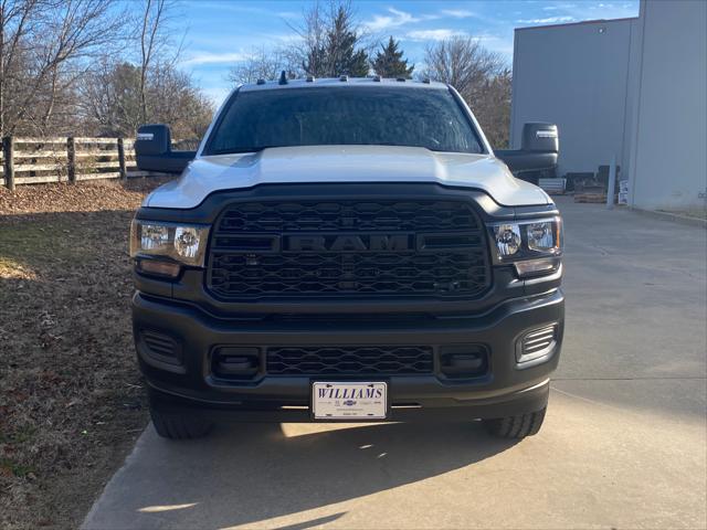 2024 RAM 3500 Tradesman Crew Cab 4x4 8 Box