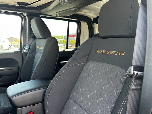 2024 Jeep Gladiator Sport