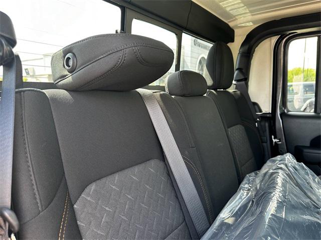 2024 Jeep Gladiator Sport
