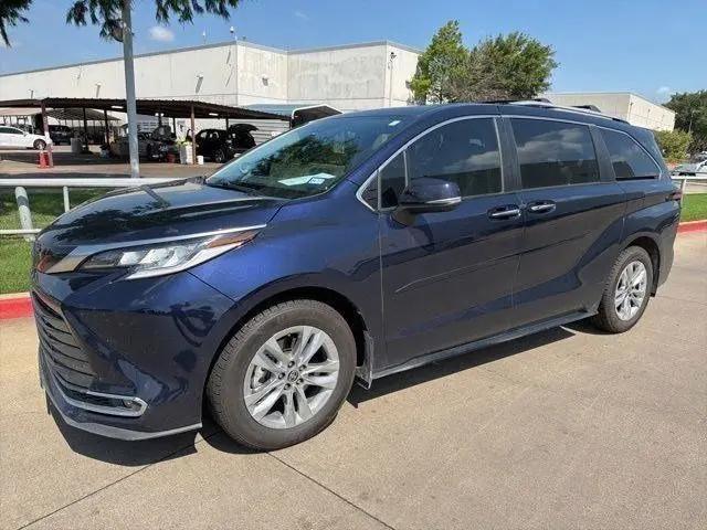 2022 Toyota Sienna Limited