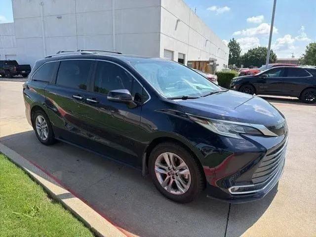 2022 Toyota Sienna Limited