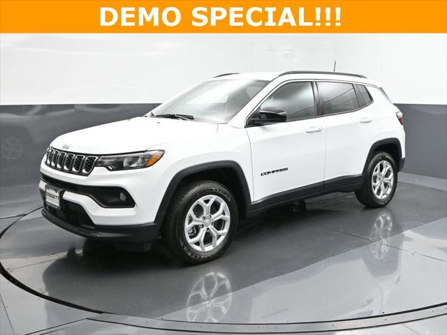 2024 Jeep Compass COMPASS LATITUDE 4X4