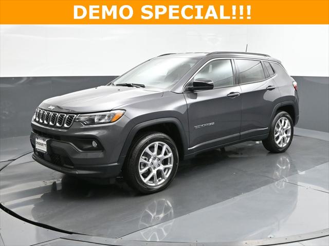 2024 Jeep Compass COMPASS LATITUDE LUX 4X4